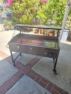 TACO CAR STAINLESS STEEL IDEAL FOR START YOU OWN BUSSINES 3 BURNERS READY FOR WORK MADE MONEY,WORKS GREAT YOU CAN TEST IT BEFORE PURCHASE DIMENSION 57