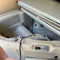 2-3 Person Free Flow Spa