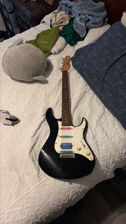 Yamaha eg 112c
