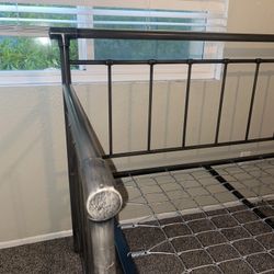 Twin Metal Day/trundle Bed