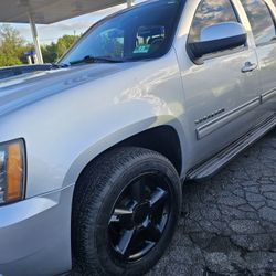 2012 Chevy Suburban Lt