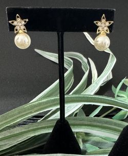 Earring with pearl & studded zirconia!