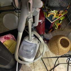 Cloth steamer