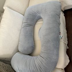 MomCozy U Shaped Pregnancy Pillow - Like New