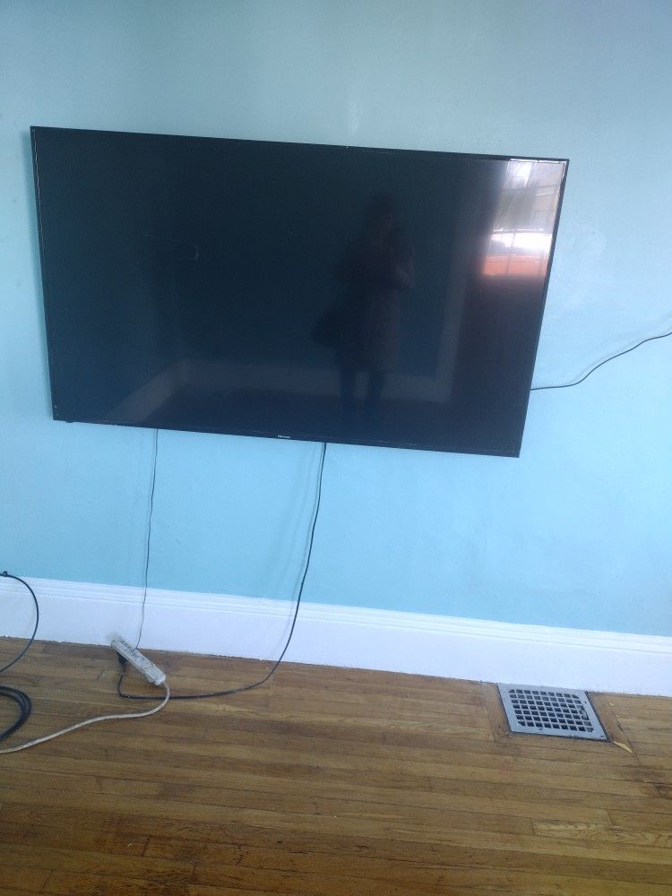 TV 52"$200