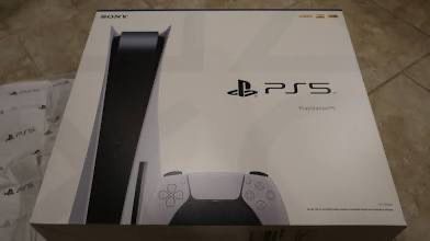Ps5 Brand New (2 Controllers)