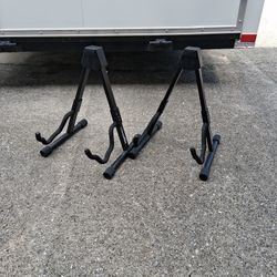 AmazonBasics Guitar Folding A-Frame Stand for Acoustic and Electric Guitars. Condition