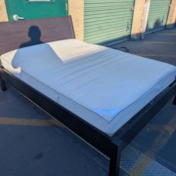 Queen Size Bed With Mattress 