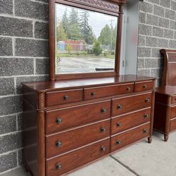 Dresser And Mirror 