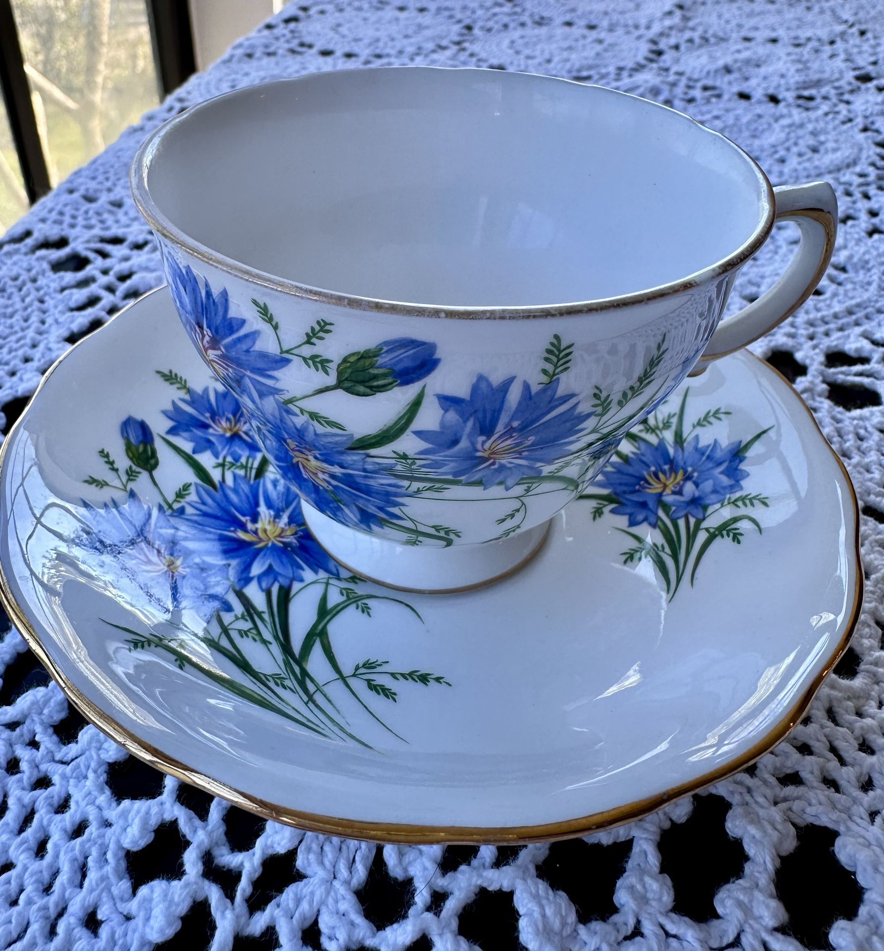 Pair Of Royal Vale Bone China Teacup & Saucer Sets Made In Enland
