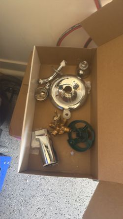 Moen Shower/tub hardware