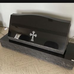 Cemetery headstones For all Chicago.. Lapidas