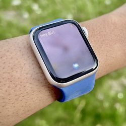 Apple Watch SE (GPS, Aluminum, 44mm)