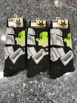 Lot of 6 pairs Disney Star Wars Mandalorian The Child Crew Socks Black Green Adult Size 6-12.  Brand new.  Smoke free home