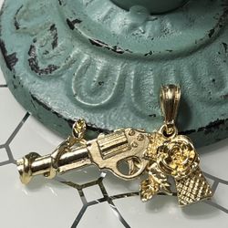 Beautiful Gun With Rose Gold Plated Pendant 
