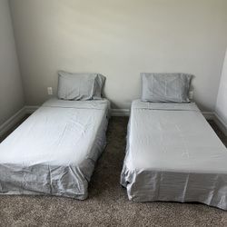 2 Twin Platform Beds