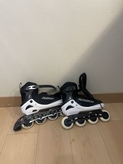 New roller skates (unworn)