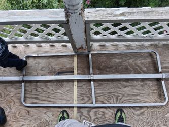 Cargo load lock bar