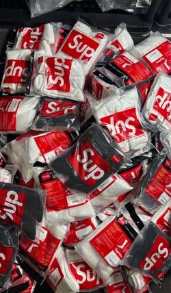 Supreme socks