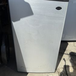 Sanyo Mini Fridge – Great for Dorm, Office, or Garage!