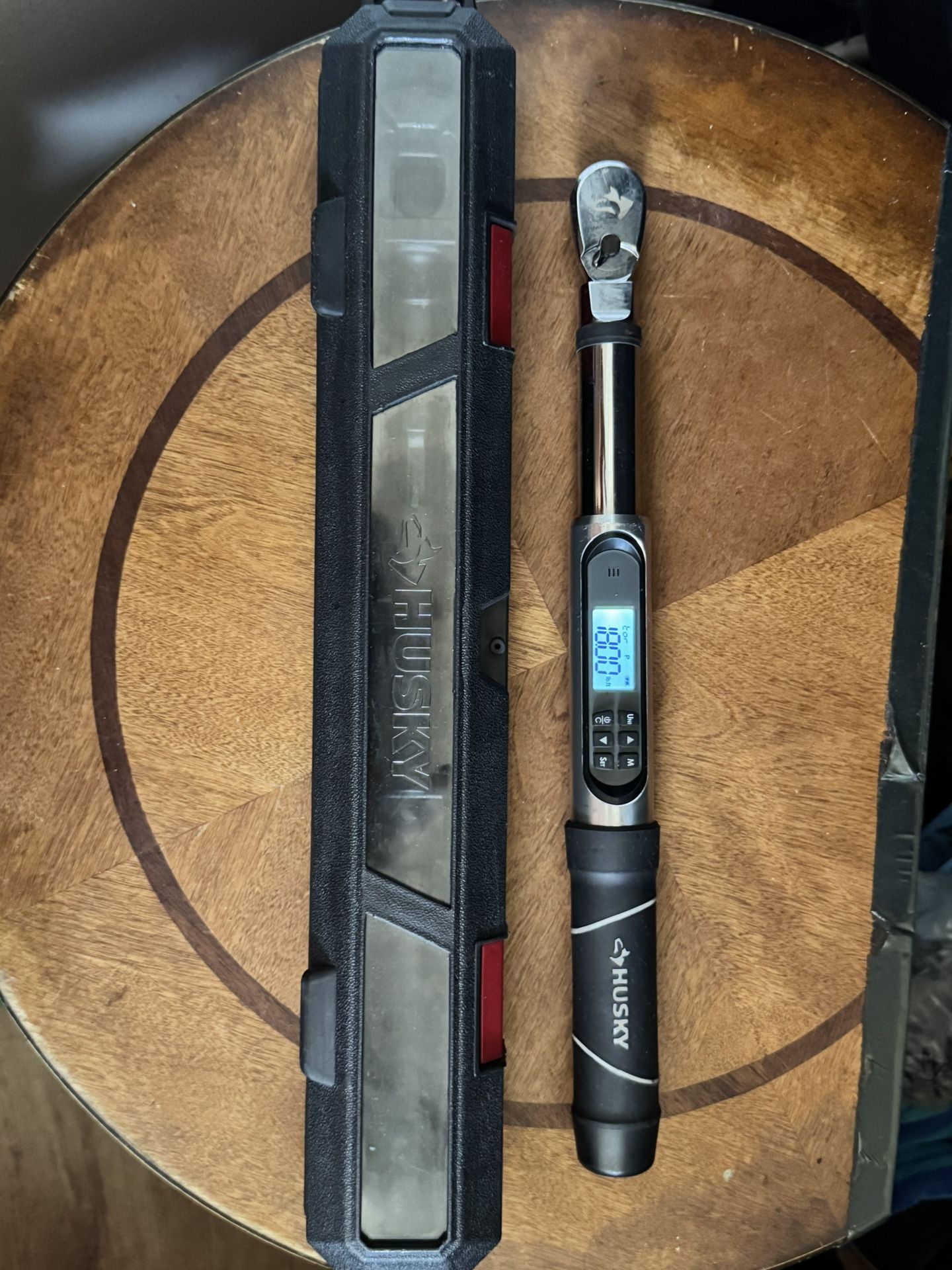 HUSKY 3/8” in Torque Wrench Electronic Of 20-100lb.