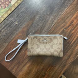 Coach Double Ziper Wristlet 
