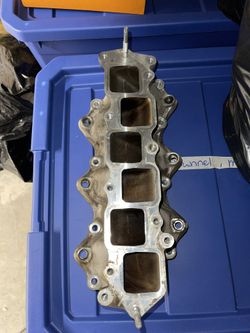 08 G37 Lower Intake Manifold 