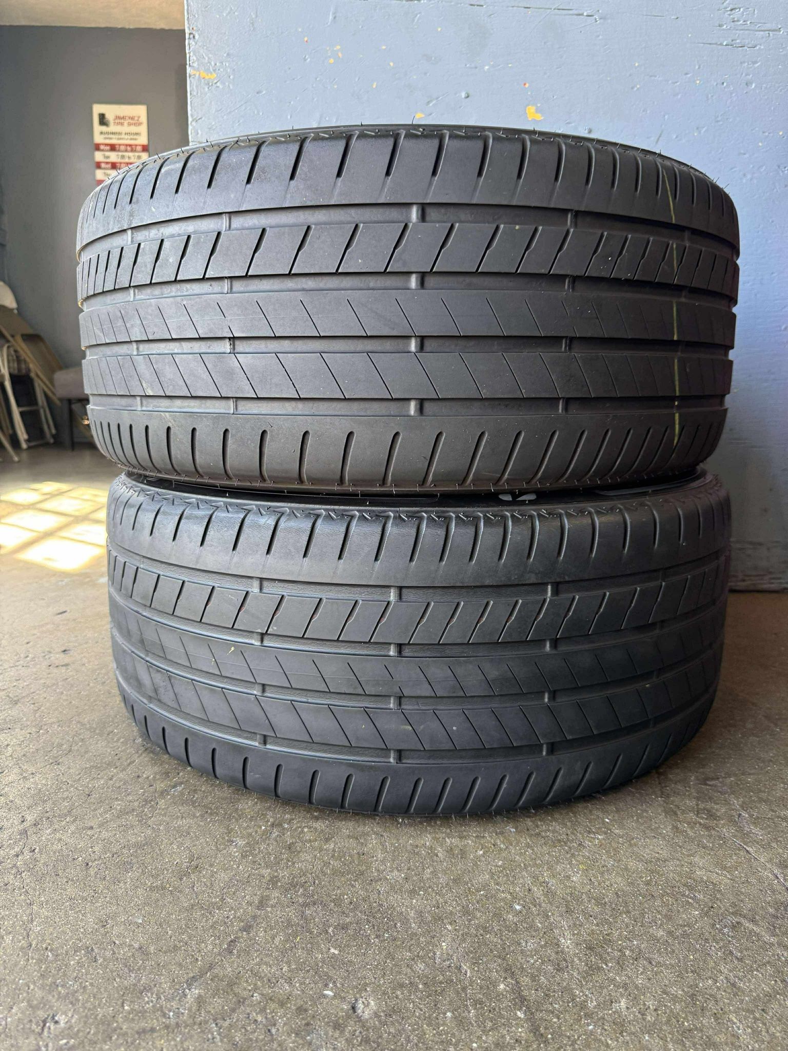 275/40/20. BRIDGESTONE 