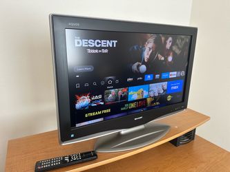 Sharp AQUOS Flat Screen TV with Remote 32”