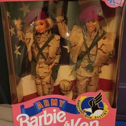 Rare - Stars and Stripes - Barbie and Ken - Army 1992