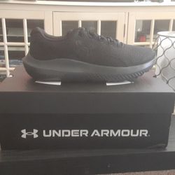 Under Armour UA charged surge 4