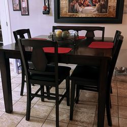 Dining table set