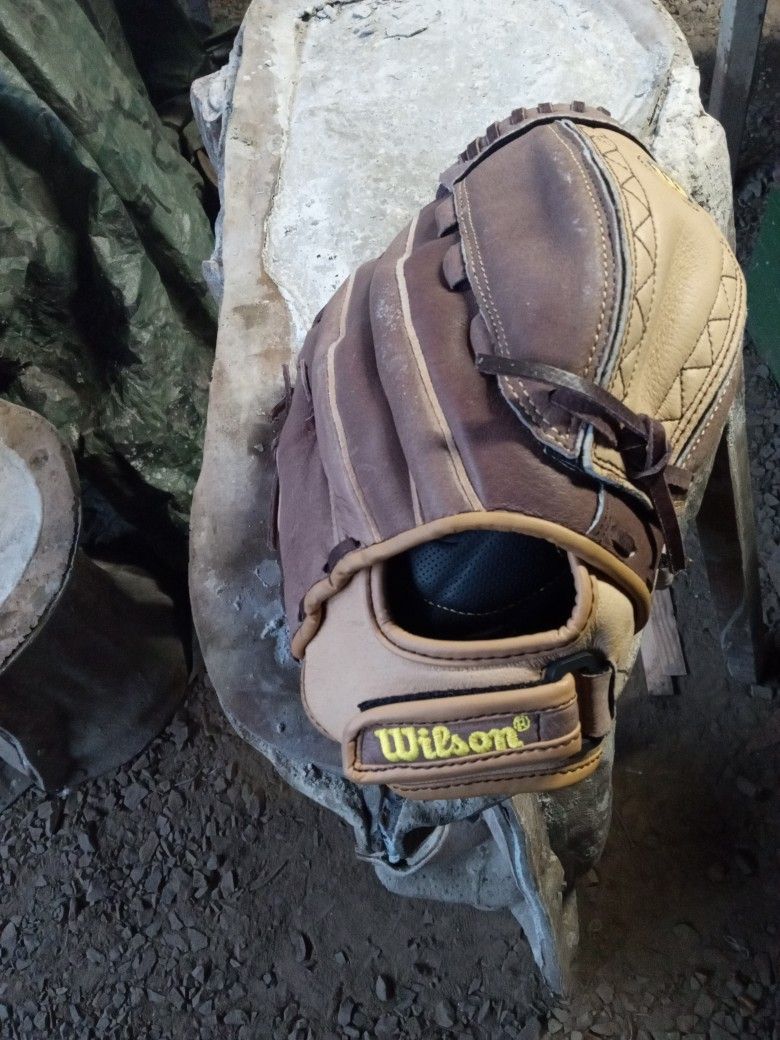 Wilson Baseball Glove
