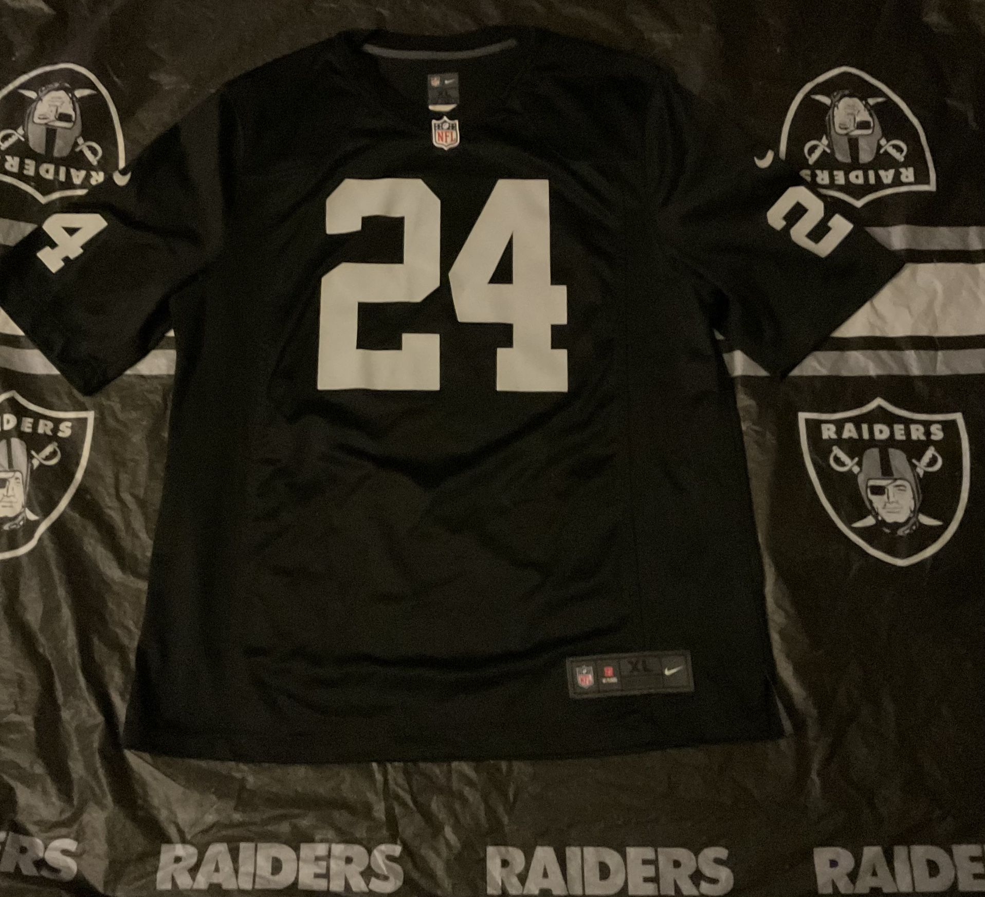 Marshawn Lynch Oakland Raiders Black & Silver Jersey Adult Men’s size XL Purchased at the Oakland Coliseum