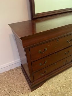 Cherry Wood Dresser & Mirror Set