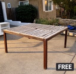 Free Outdoor Table