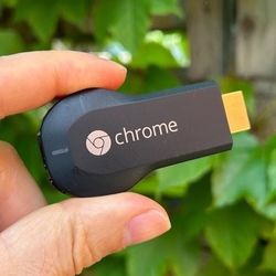 Google Chromecast - Stream to your TV/Monitor/Laptop