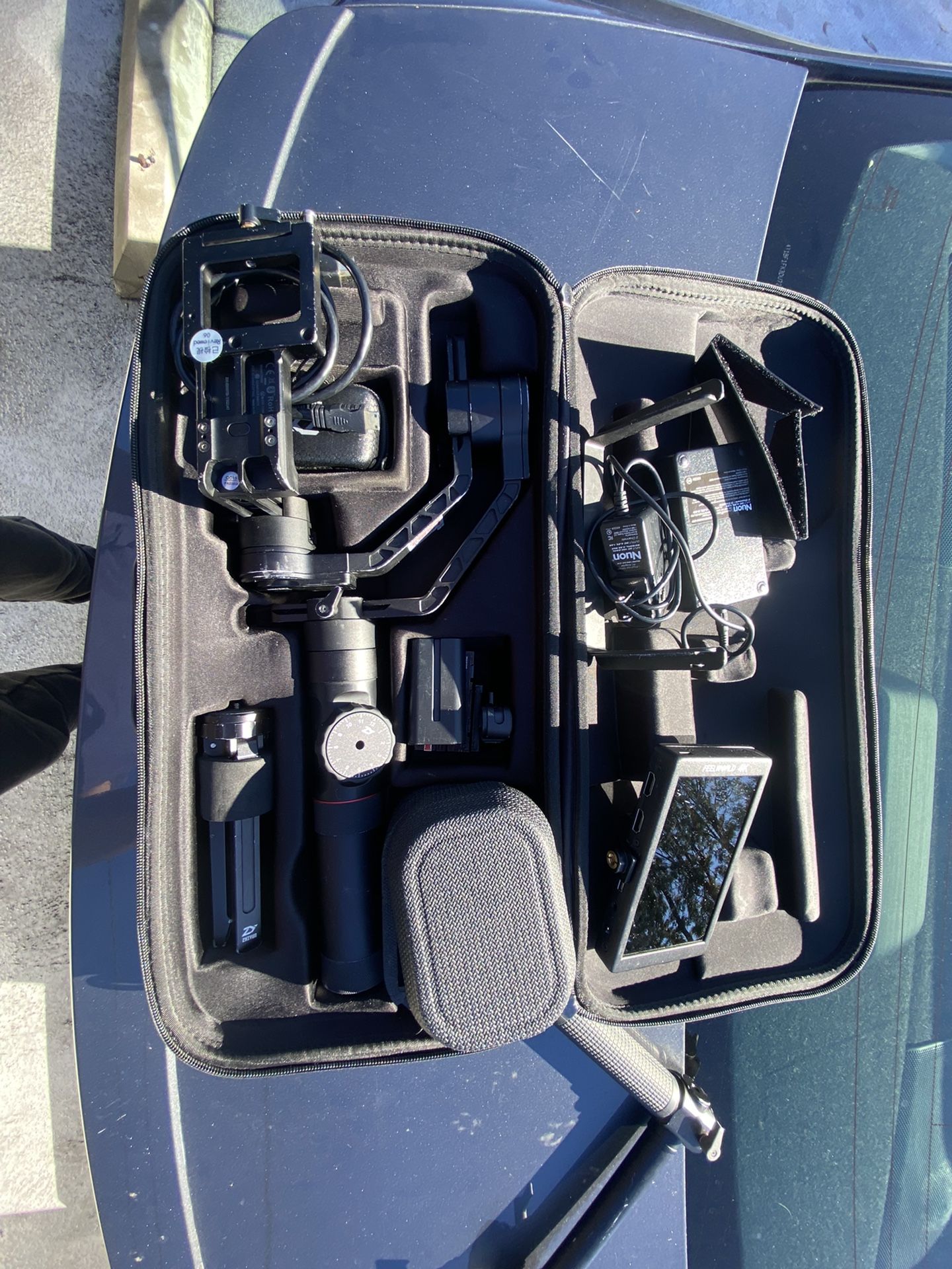 ZHIYUN CRANE 2 WITH MONITOR AND FOLLOW FOCUS AND HANDLE BAR