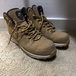 Nike Manoa Leather Boots size 11 Shoes