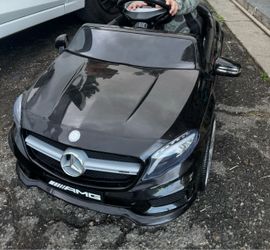 Mercedes benz baby/toddler 12v car