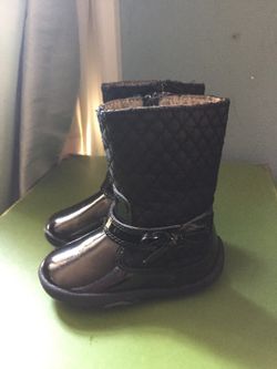 Girls boots
