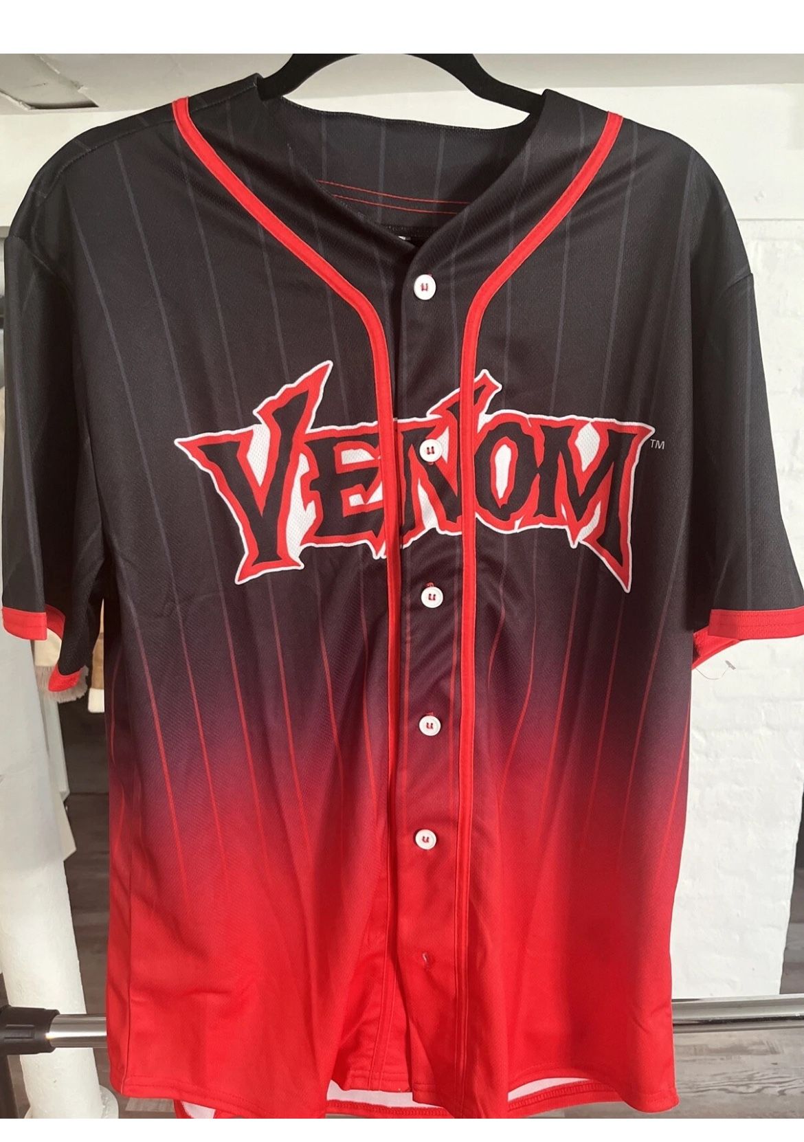Venom Cartoon Movie Themed Jersey Size M Marvel Comics Red/Black New With Tags