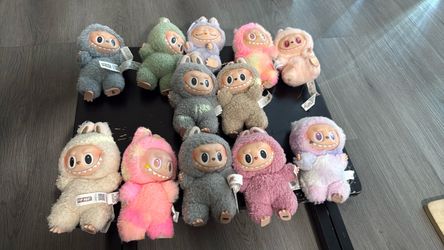 Pop Mary the monsters