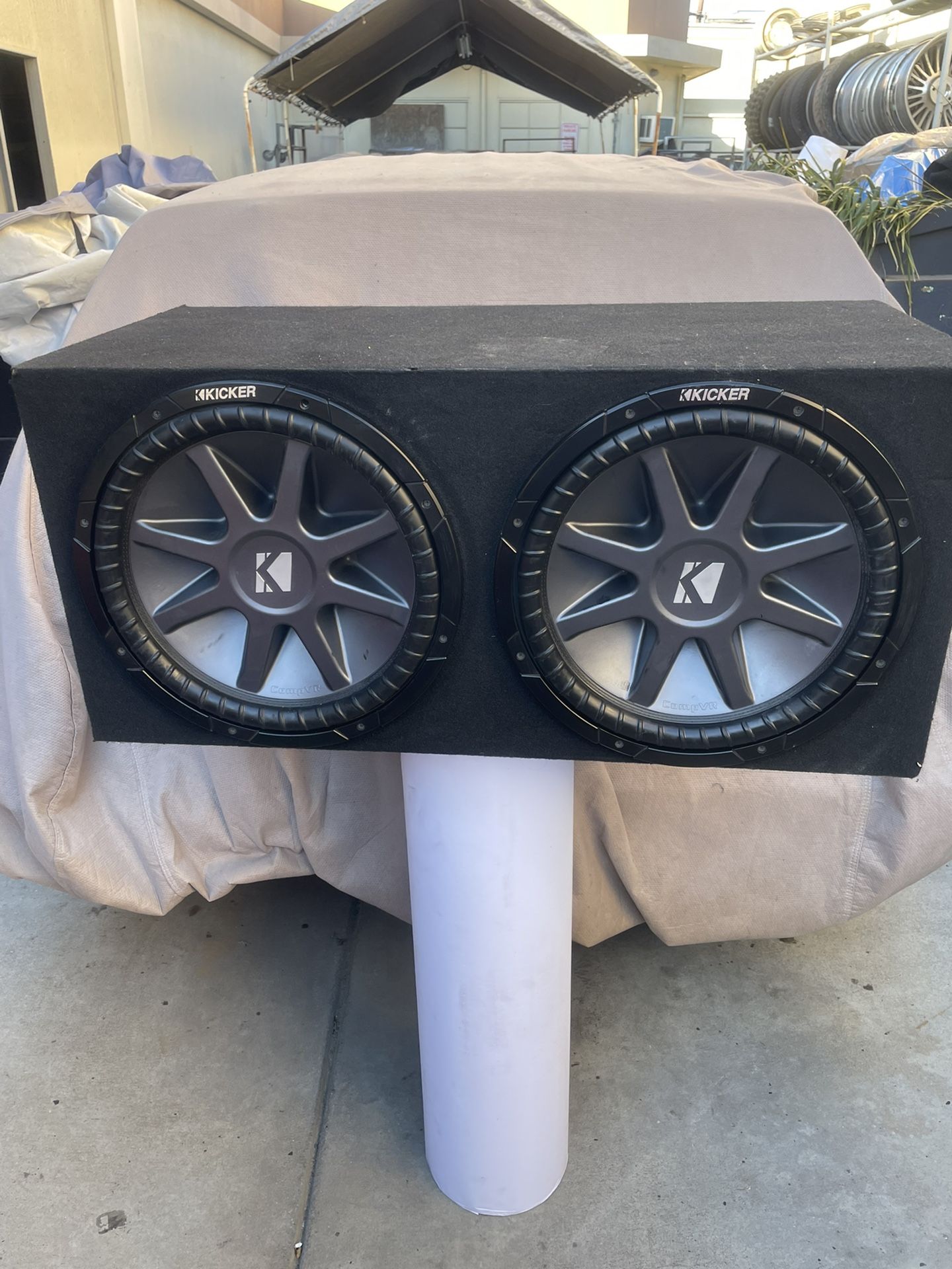 15” Kickers Comp VR