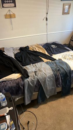 Clothes For Sale/ Ropa Para Vender