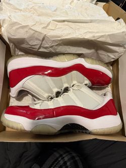 Jordan 11 low cherry sz10