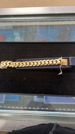 Cuban link bracelet