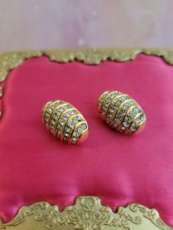 Kenneth Lane Signed Rhinestone Clip-on Goldtone Earrings F10