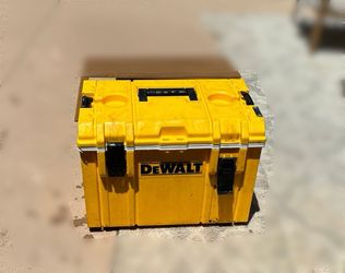 DeWalt Ice Chest