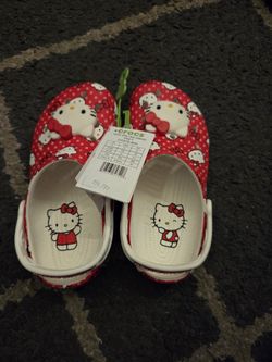 hello kitty crocs